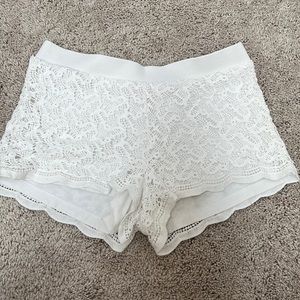 Lilly Pulitzer crochet shorts size small